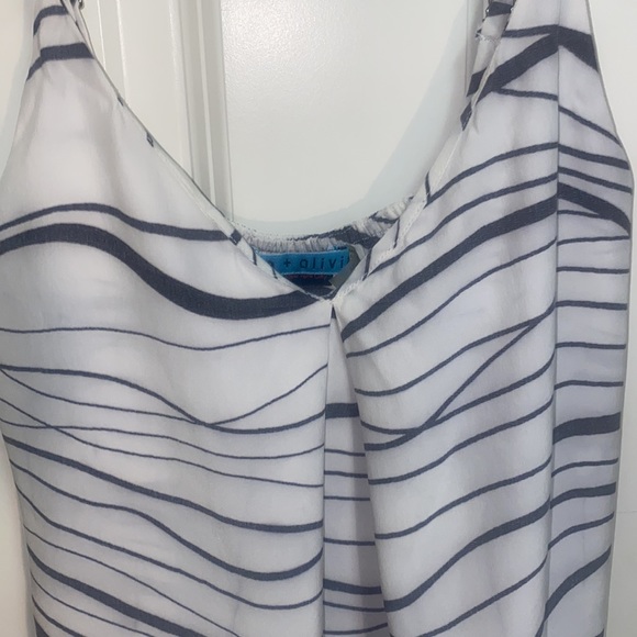 Alice + Olivia Top - Picture 5 of 9